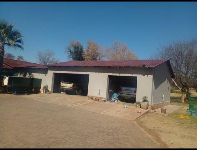 FARM FOR SALE IN MONAVONI